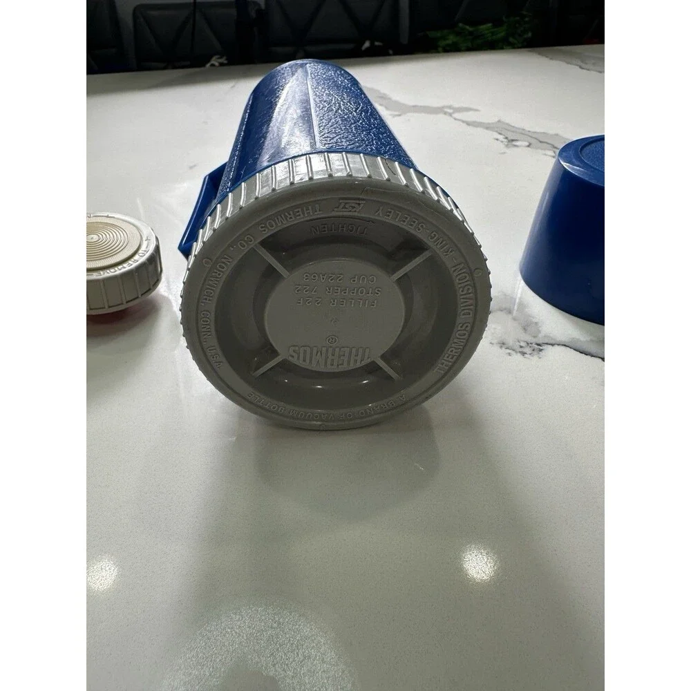 Thermos Brand Blue Plastic Bottle 1 Liter 100F Americas Original Vintage